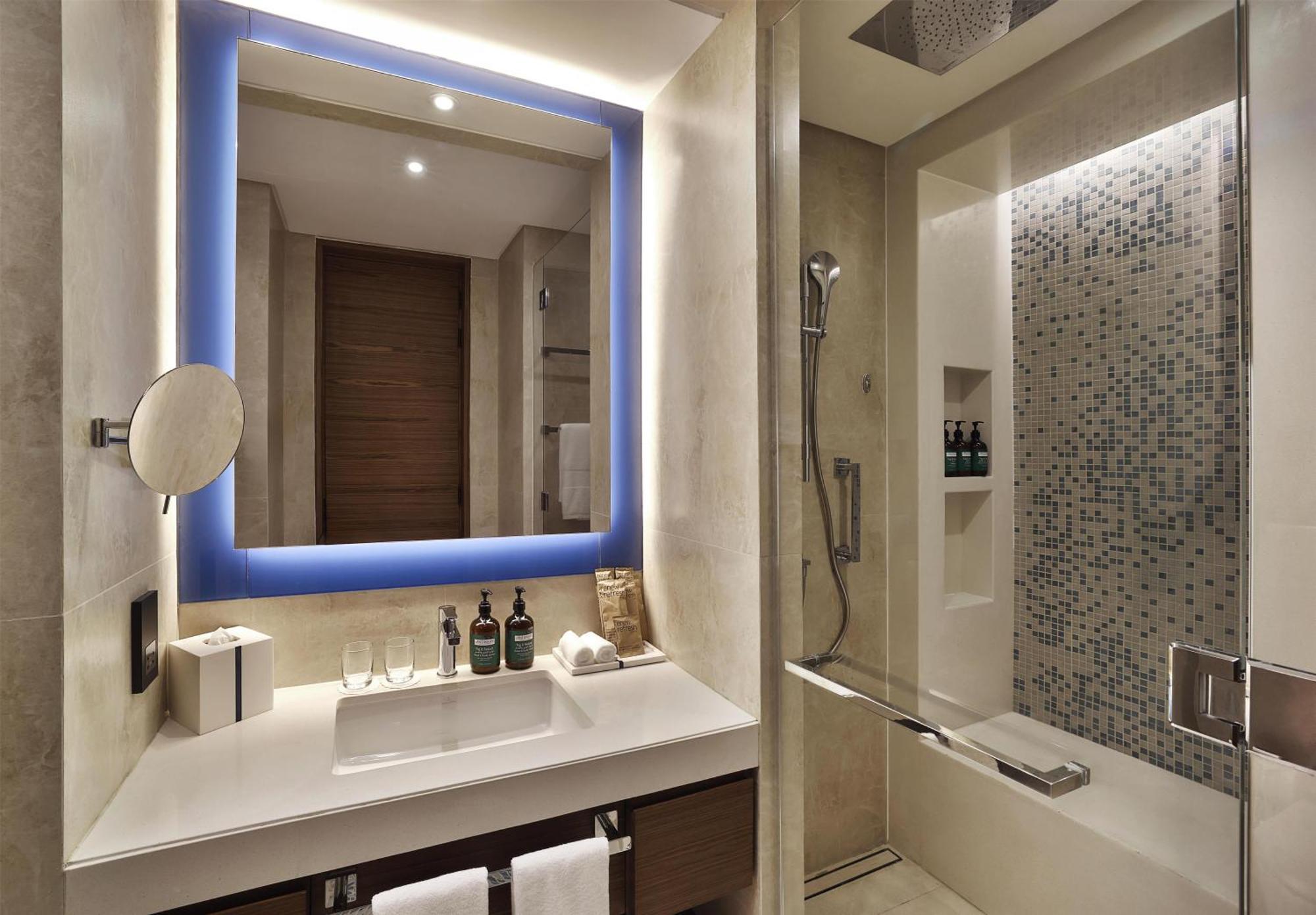 Twin Deluxe Room Balcony Partial Sea View