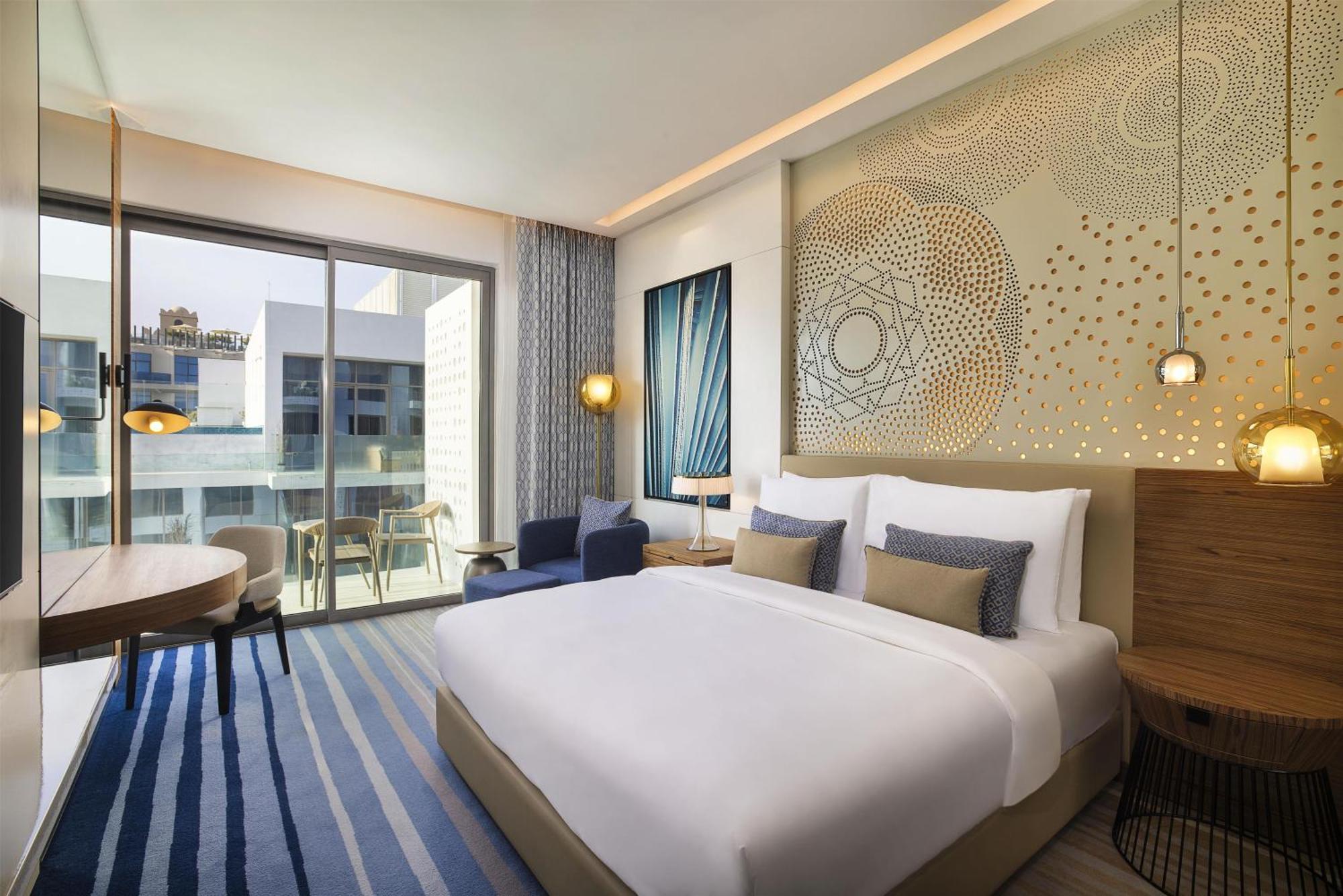 One-Bedroom King Suite Balcony City View